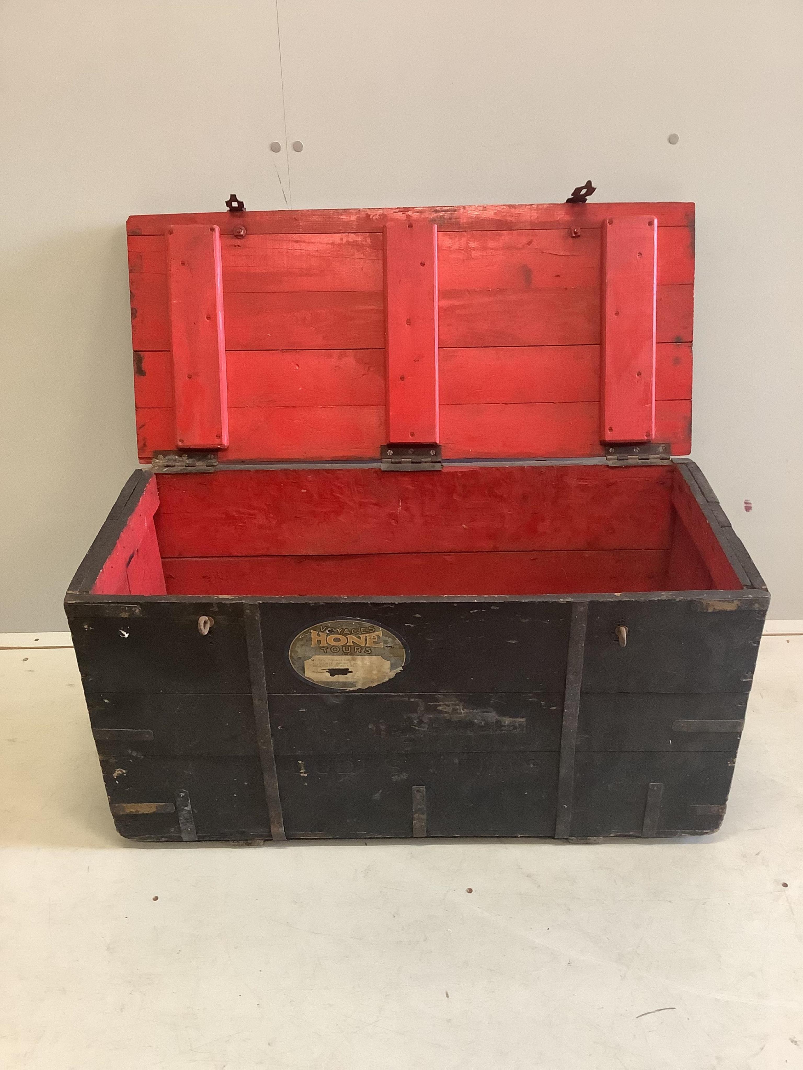 A vintage wooden trunk, width 87cm, depth 39cm, height 47cm